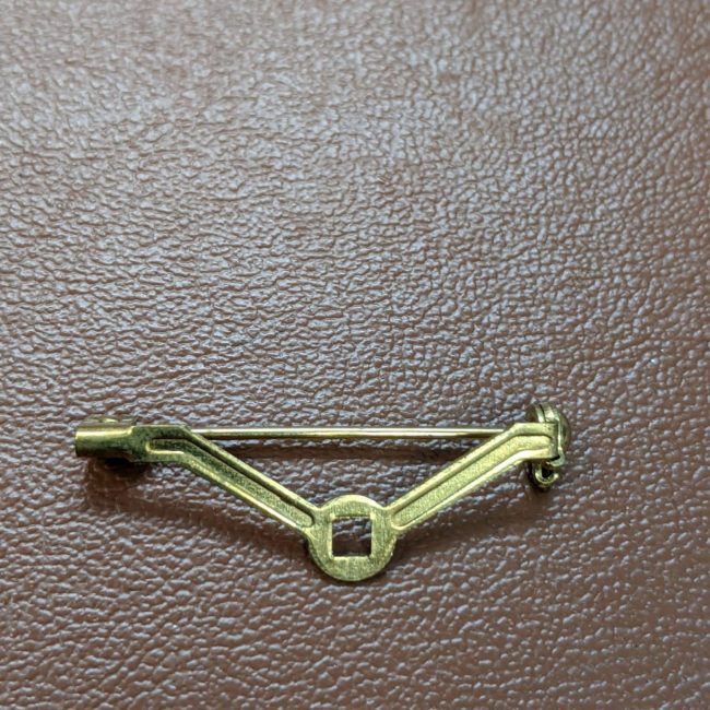 Offset V shape Bar Pin