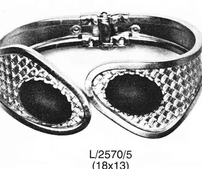 C. 2570